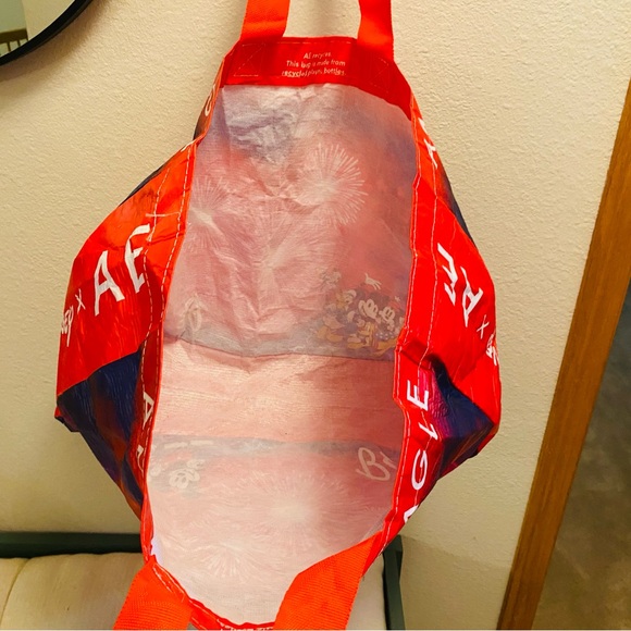 ⭐️ AMERICAN EAGLE X DISNEY LARGE REUSABLE SHOPPING TOTE - Picture 8 of 9